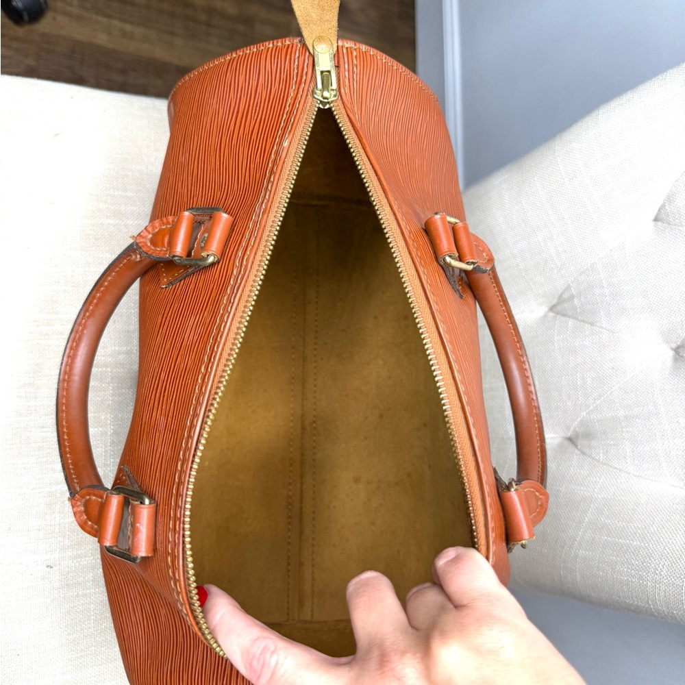 Authentic Louis Vuitton Speedy 30 bag brown Epi leather - Picture 14 of 16